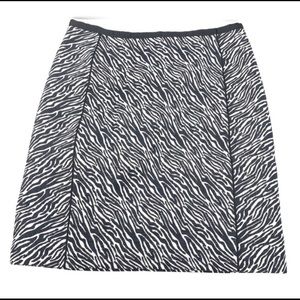 🦓H&M ZEBRA SKIRT NWT!🦓 SIZE 6